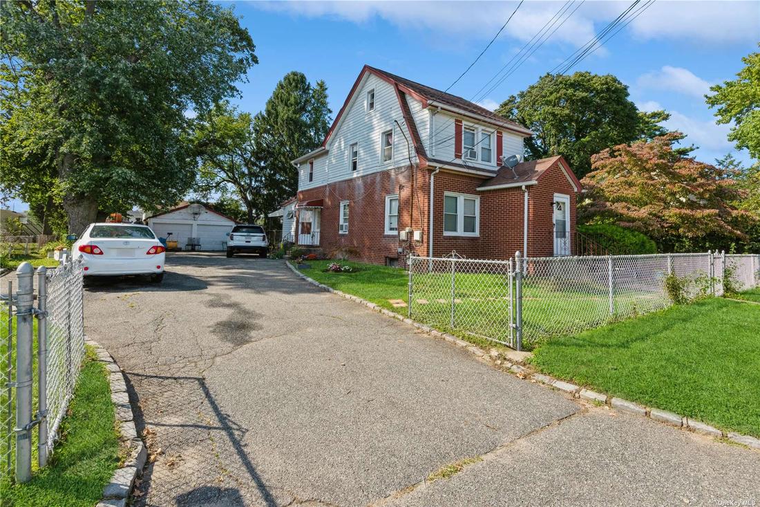 Comprar vender casa 75 Burns Ave, Hicksville, NY 11801