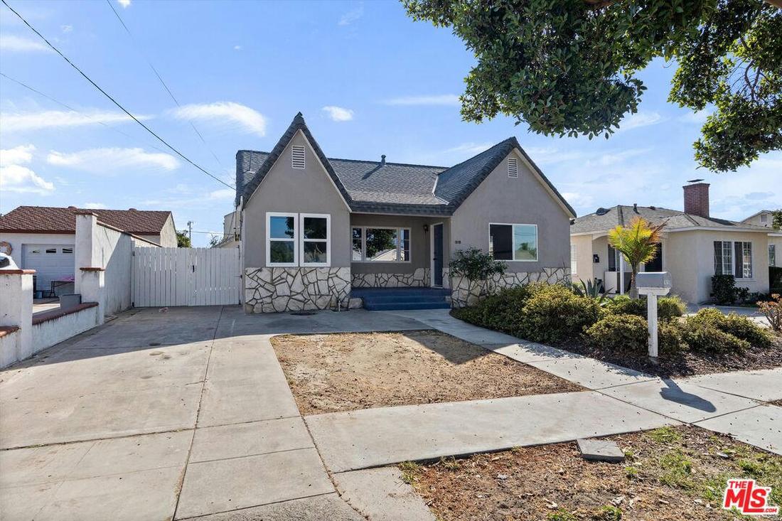 Comprar vender casa 1610 W 9TH ST, Santa Ana, CA 92703